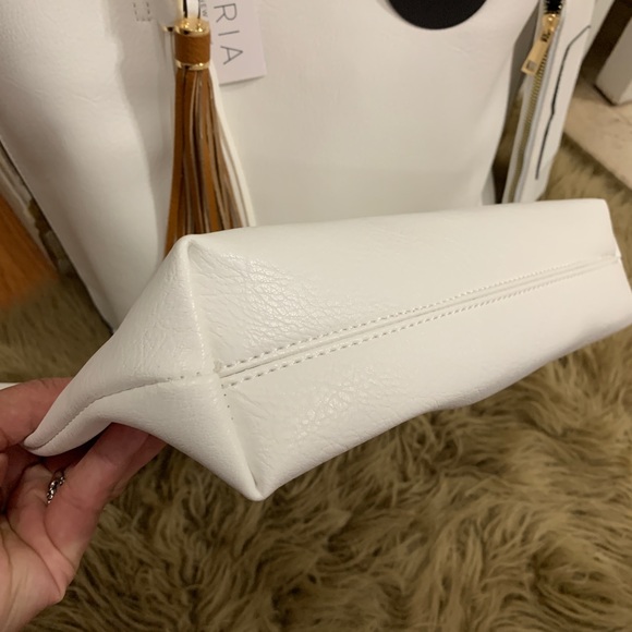 ⛔️SOLD⛔️Emperia genuine soft leather 3 pieces top zip tote - Picture 12 of 16